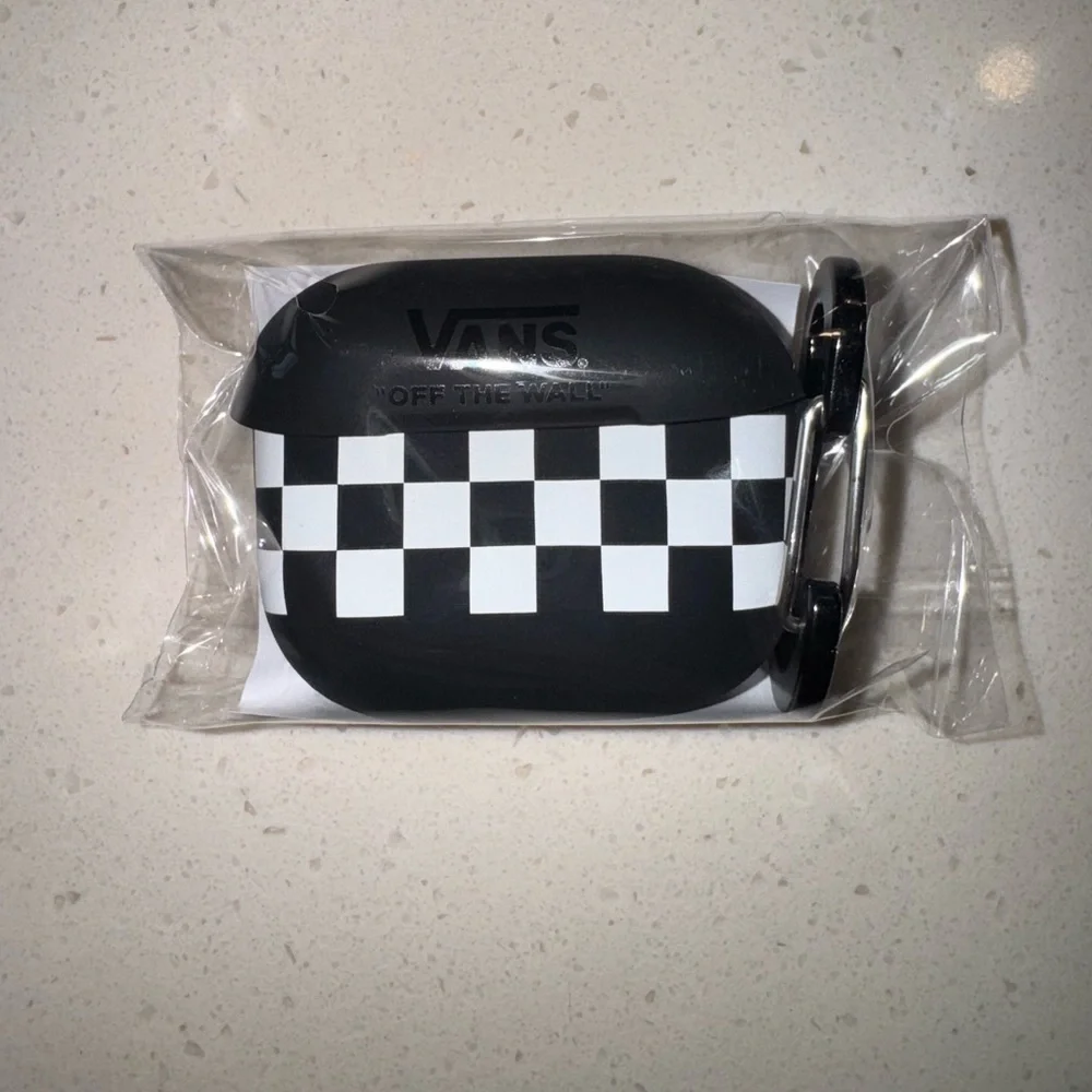 Vans Airpods Checkers Soft Silicone Case W/Clasp (VN0009MANOA) - Standard (2 Pc)
